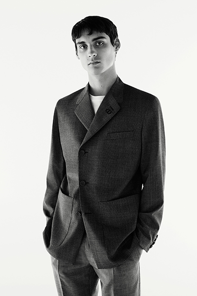 ديور تأخذ البذلات الرسمية إلى مستوى جديد مفعم بالعصرية مع مجموعة MODERN TAILORING